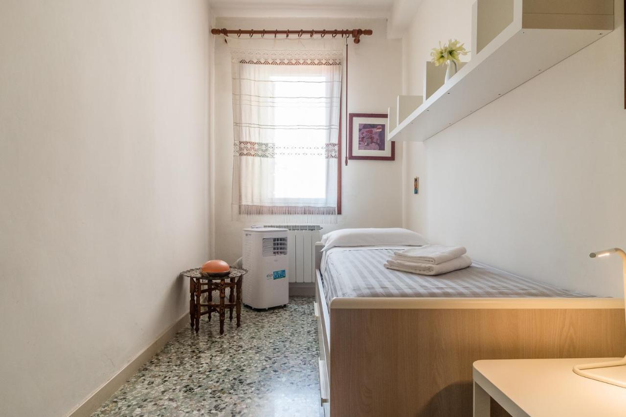 Colombina House Close To The Train Station Appartamento *