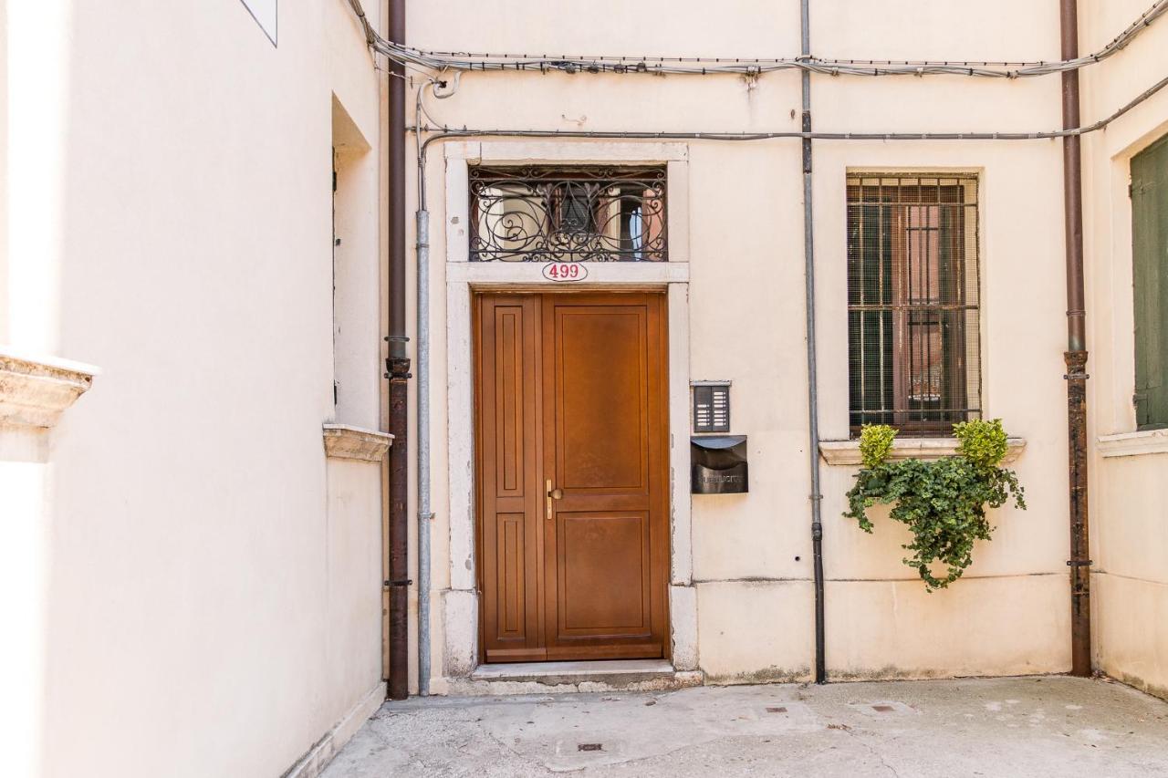 Appartamento Colombina House Close To The Train Station